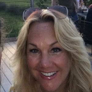 Meet your Posher, Leslie